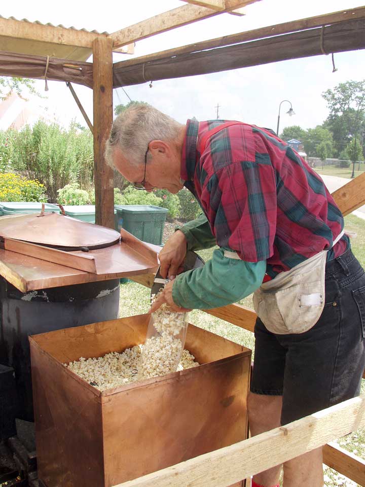 making kettle corn